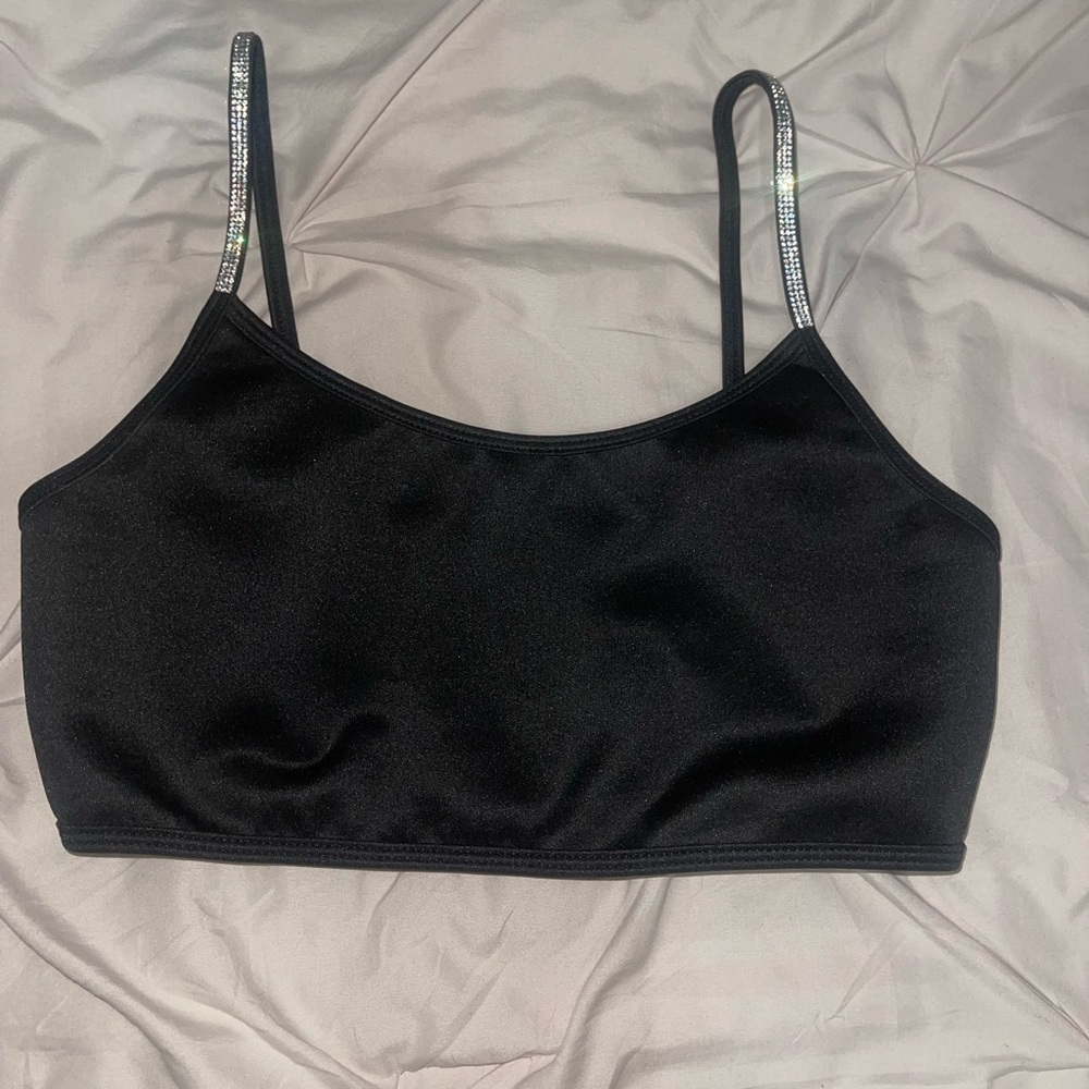 SHEIN Black Minimalist Crop Top